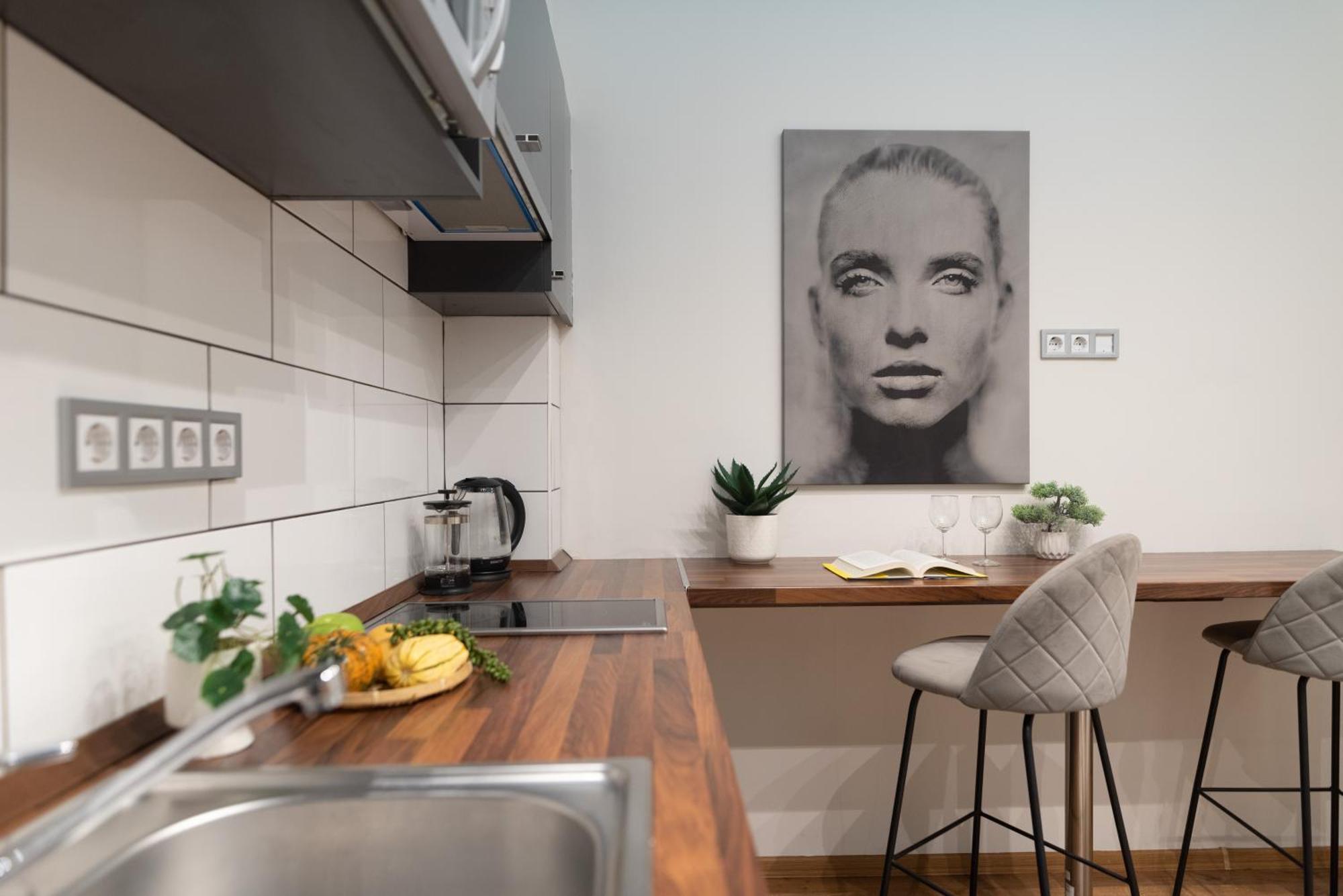 Chic Central 1Br Retreat Near New York Cafe With View Budapeste Exterior foto